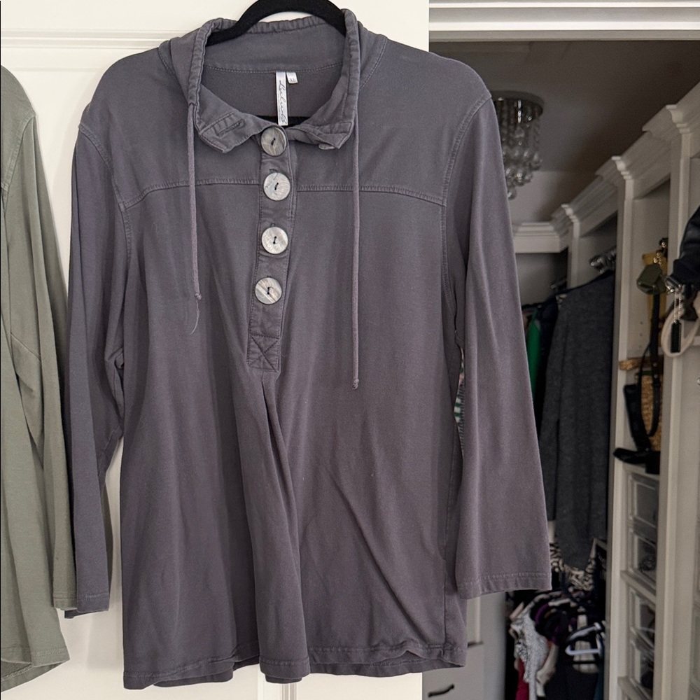 Lulu-B Charcoal Button-Down Women's Top
